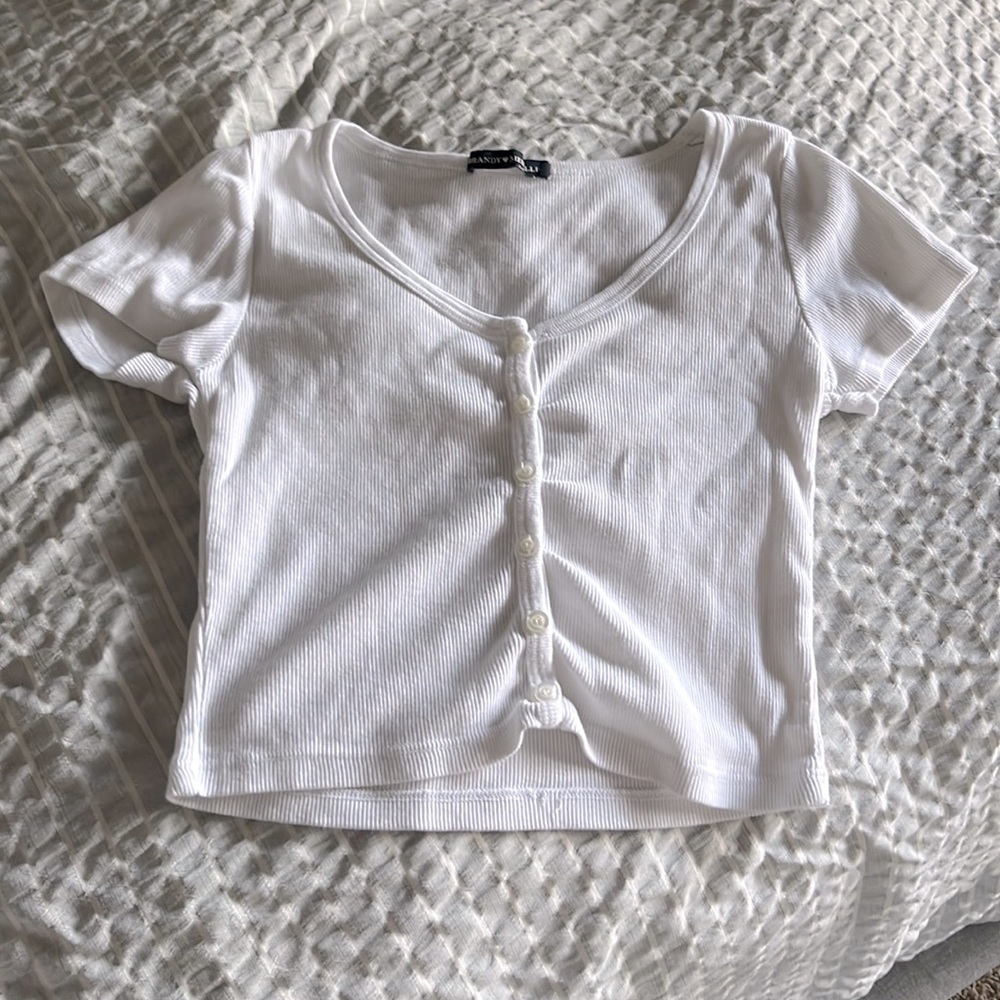 BRANDY MELVILLE crop shirt